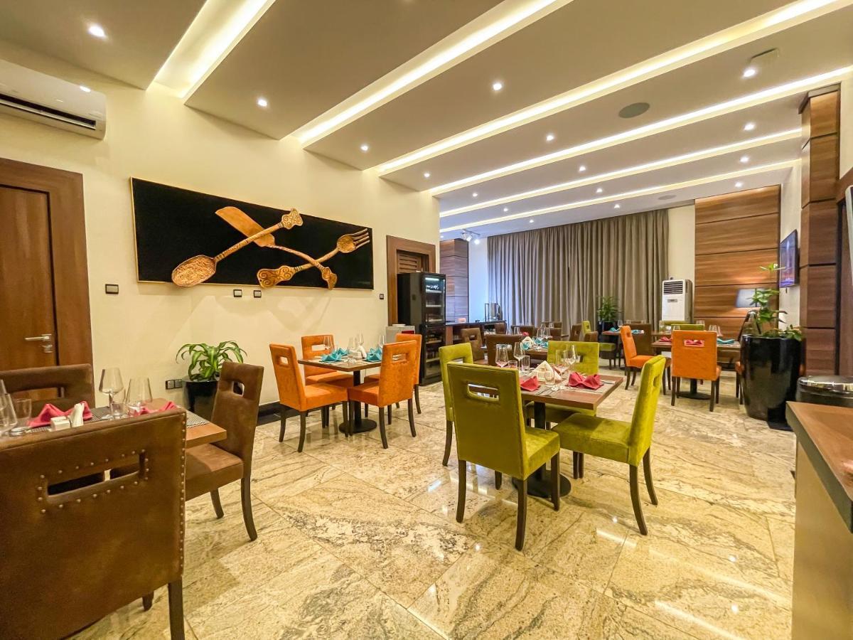 Готель Omedel Luxury Енугу Екстер'єр фото
